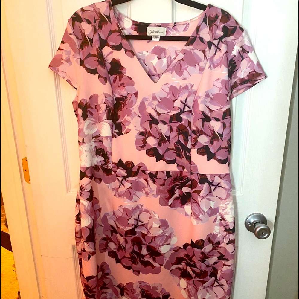 NWOT - beautiful, fitted, floral dress -never worn
